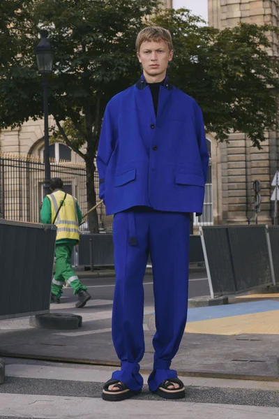 Look 10